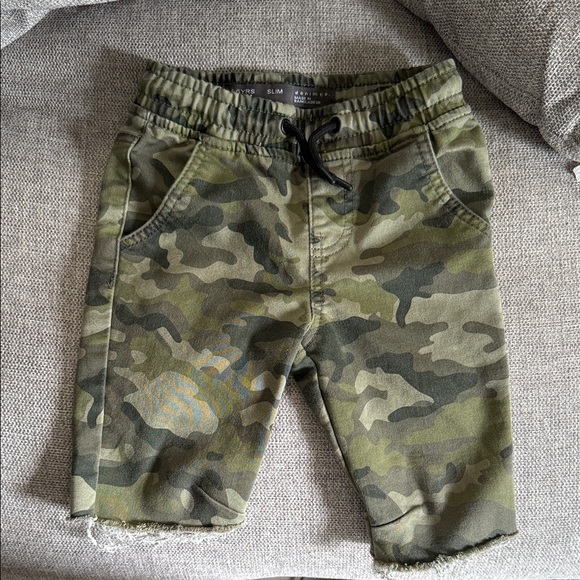 Denim&Co Green Camo Kids Shorts - Picture 1 of 2